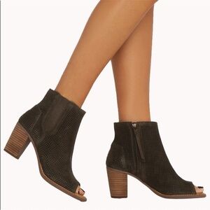 NWT Toms Majorca Perforated Peep toe Ankle Booties